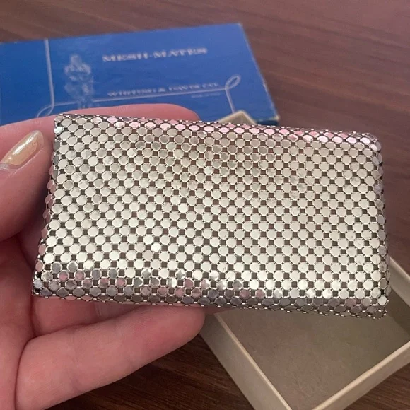 NIB Vintage Whiting & Davis Silver Metal Mesh Key Holder - Picture 9 of 12